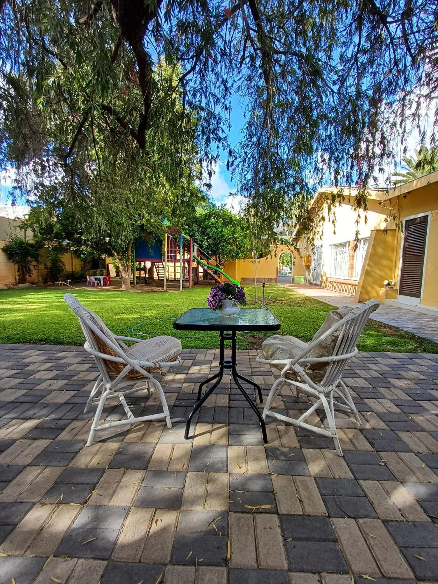 Capbon Guesthouse Windhoek Exterior foto
