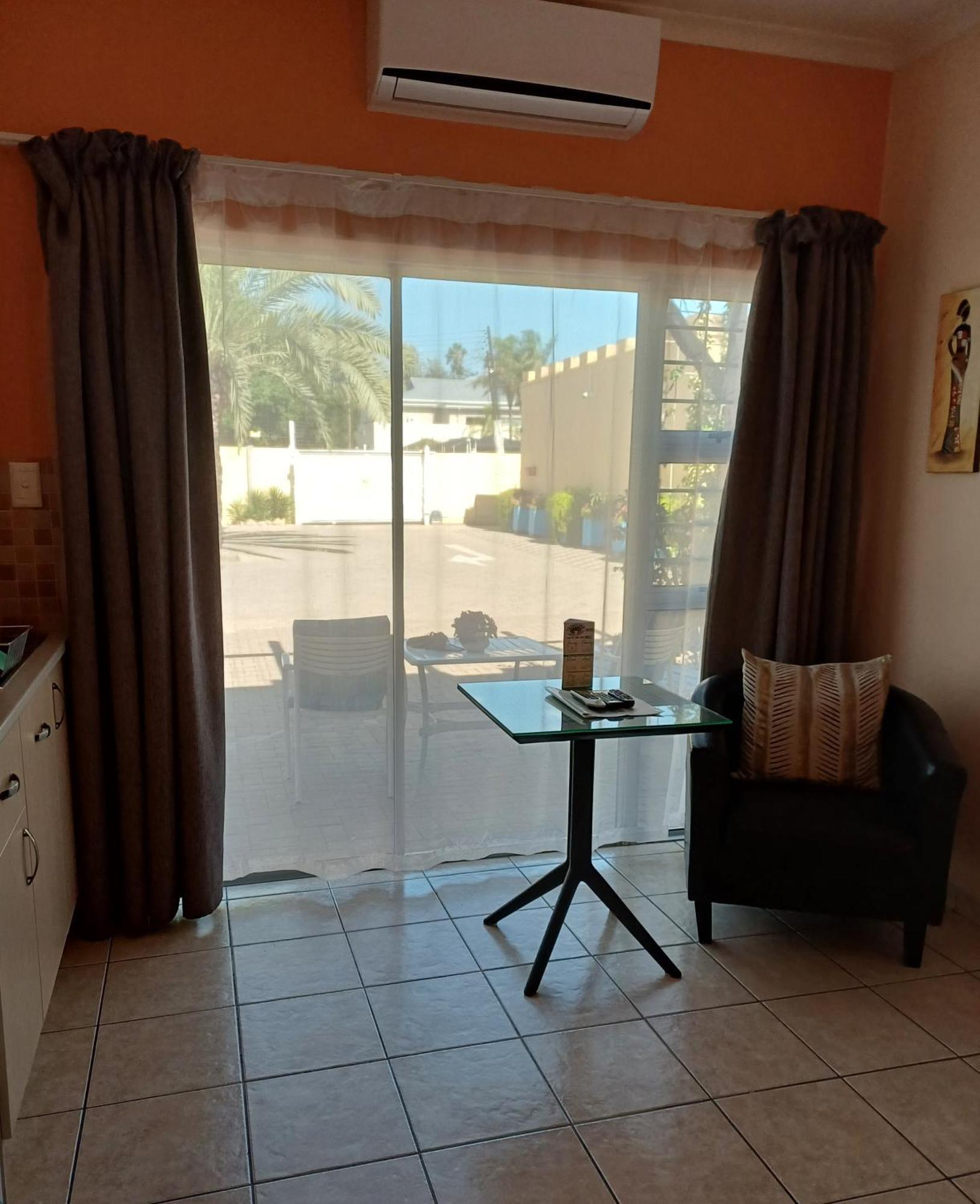Capbon Guesthouse Windhoek Exterior foto